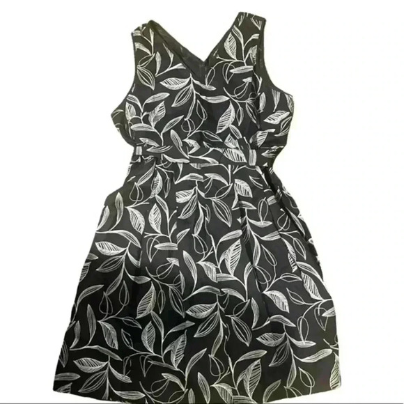 LIZ CLAIBORNE DRESS…Beautiful. Classic. - Picture 1 of 4